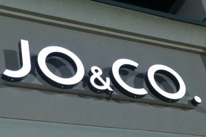 Jo-and-co-stillwater